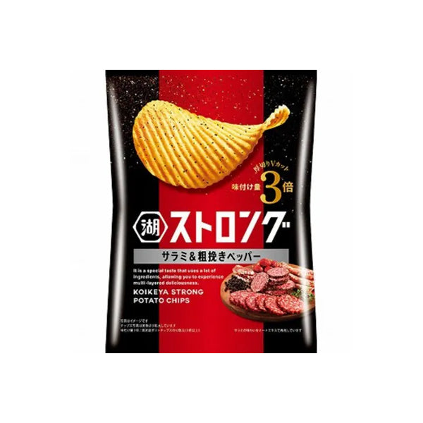 Sachet de chips japonaises Koikeya Strong saveur salami et poivre noir concassé.